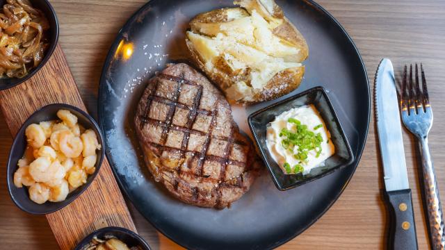 Flyt Steakhouse