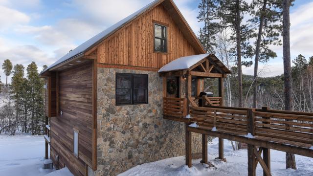 Black Hills Adventure Lodging