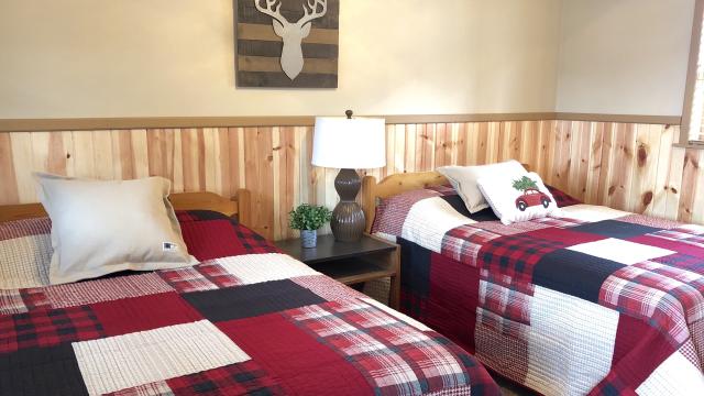rockervillelodgecabins.jpg