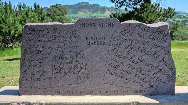 Thone Stone - By Schwerdf - Own work, CC BY 4.0, https://commons.wikimedia.org/w/index.php?curid=146263374